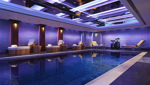 Mandarin-Spa-Hong-Kong-Hotel-Swimming-Pool