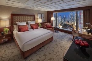 Mandarin-Oriental-Hong-Kong-Hotel-Room-Statue-Square-View-Taipan-Style